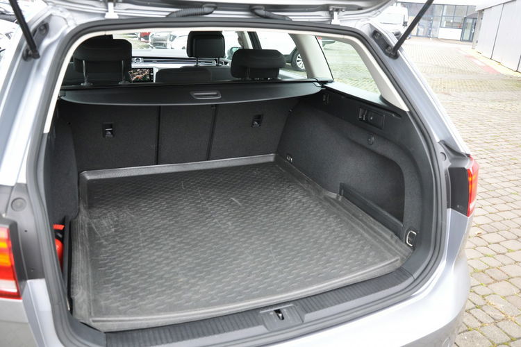 Volkswagen Passat 2.0TDI 150KM Comfort Navi LED Czujniki ACC 1wł SalonPL Gwar. Dealer zdjęcie 24