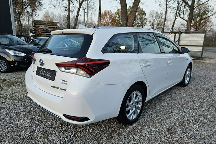 Toyota Auris 1.8 HSD 136KM 195 tyś km Kamera Bardzo ładny zdjęcie 6