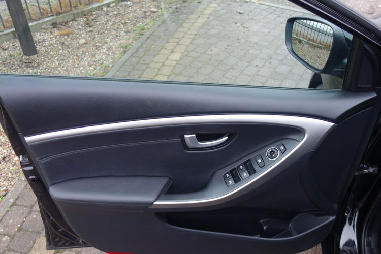 i30 Hyundai I30 2013 1.4 benzyna niski przebieg dobrze wyposażony zdjęcie 10