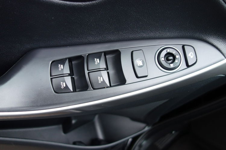 i30 Hyundai I30 2013 1.4 benzyna niski przebieg dobrze wyposażony zdjęcie 19