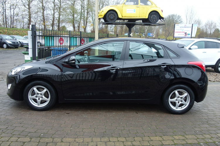 i30 Hyundai I30 2013 1.4 benzyna niski przebieg dobrze wyposażony zdjęcie 3