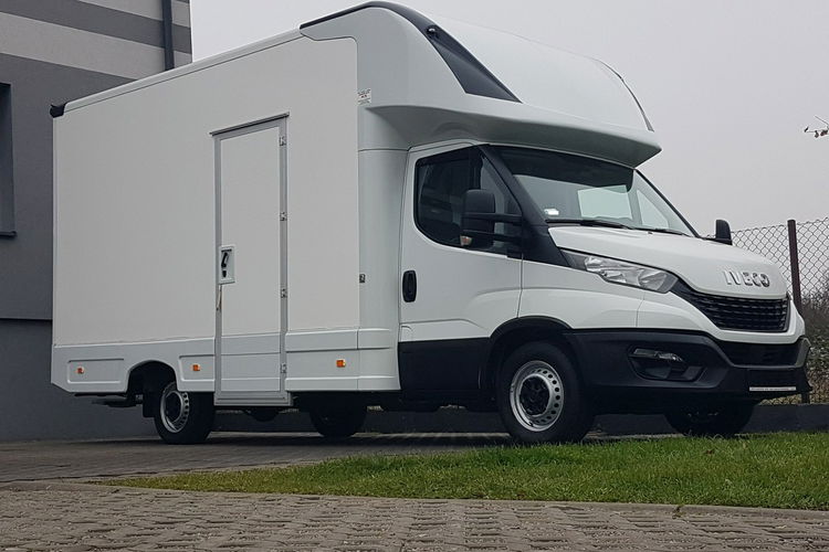 Iveco Daily KONTENER NISKOPODŁOGOWY 4.43x2.23x2.42 SKLEP FOODTRUCK KAMPER KLIMA zdjęcie 30