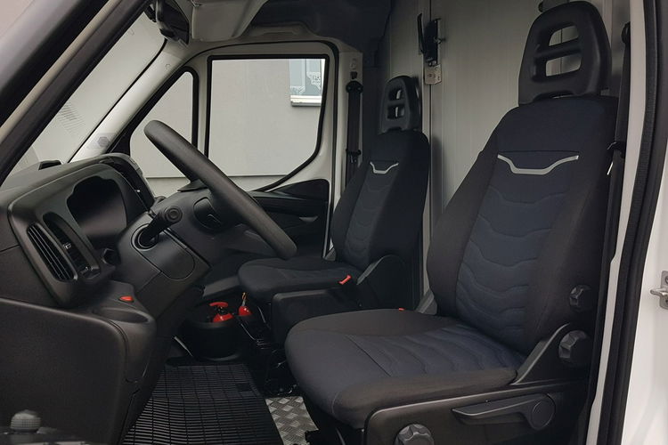 Iveco Daily KONTENER NISKOPODŁOGOWY 4.43x2.23x2.42 SKLEP FOODTRUCK KAMPER KLIMA zdjęcie 7