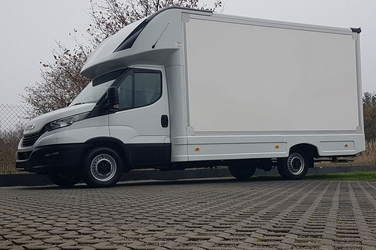 Iveco Daily KONTENER NISKOPODŁOGOWY 4.43x2.23x2.42 SKLEP FOODTRUCK KAMPER KLIMA zdjęcie 40