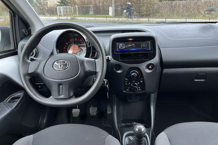 Toyota Aygo 1.0 1wł Oryginal Lakier Klima EL szyby LED KS Serw TUV Bezwypadk Opłac zdjęcie 14