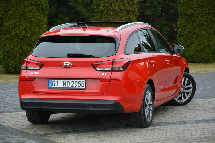Hyundai i30 Panorama Ledy Duża Navi Kamera Asystent pasa Parktronic zdjęcie 14