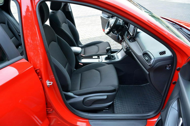 Hyundai i30 Panorama Ledy Duża Navi Kamera Asystent pasa Parktronic zdjęcie 16