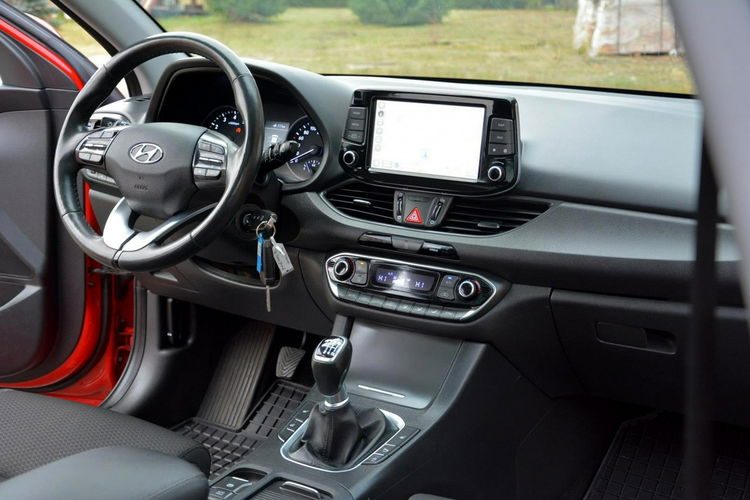Hyundai i30 Panorama Ledy Duża Navi Kamera Asystent pasa Parktronic zdjęcie 18