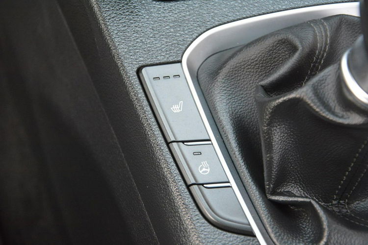 Hyundai i30 Panorama Ledy Duża Navi Kamera Asystent pasa Parktronic zdjęcie 31