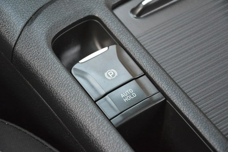 Hyundai i30 Panorama Ledy Duża Navi Kamera Asystent pasa Parktronic zdjęcie 32