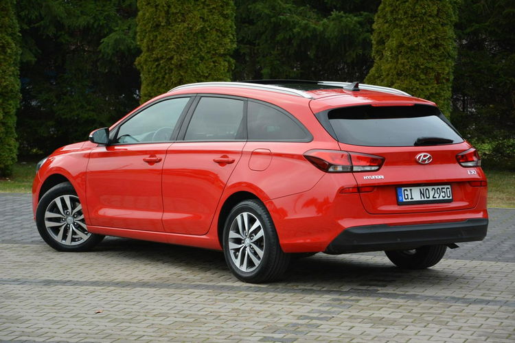Hyundai i30 Panorama Ledy Duża Navi Kamera Asystent pasa Parktronic zdjęcie 6