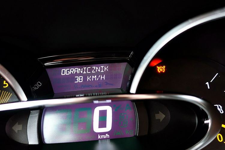 Renault Clio Grandtour NAVIGACJA+LED 3Lata GWARANCJA Kraj Bezwypadkowy Tempomat 4x2 zdjęcie 27