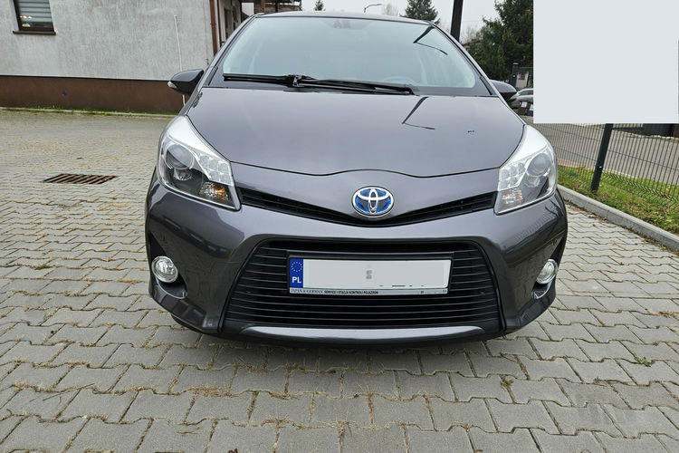 Toyota Yaris HYBRYDA / Nawigacja / Automat / Klimatronik x 2 / Tempomat zdjęcie 2