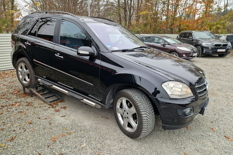 Mercedes ML 300 AUTOMAT. SKORA. OPONY LATO ZIMA. 4-matic zdjęcie 4