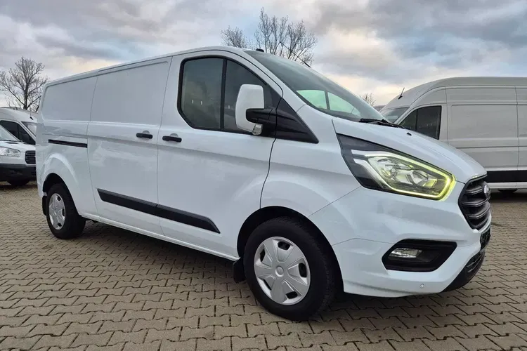 Ford Transit Custom Long 69999zł NETTO 2.0TdCi/131KM Automat zdjęcie 3