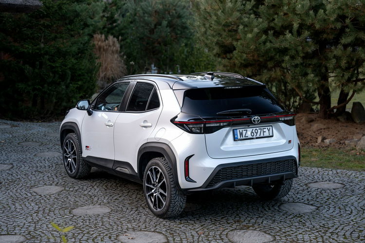 Toyota Yaris Cross GR SPORT / FV 23% / GWARANCJA / SALON PL / BEZWYPADKOWY / OPONY 2 KPLT zdjęcie 21