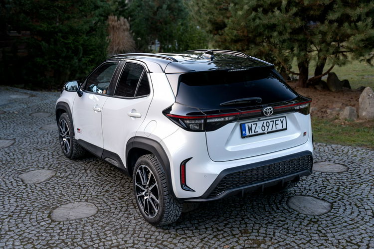 Toyota Yaris Cross GR SPORT / FV 23% / GWARANCJA / SALON PL / BEZWYPADKOWY / OPONY 2 KPLT zdjęcie 25