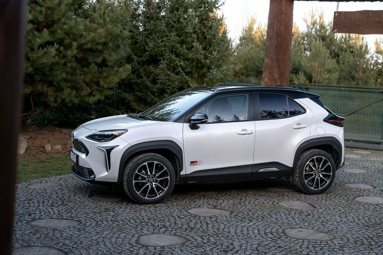 Toyota Yaris Cross GR SPORT / FV 23% / GWARANCJA / SALON PL / BEZWYPADKOWY / OPONY 2 KPLT zdjęcie 26