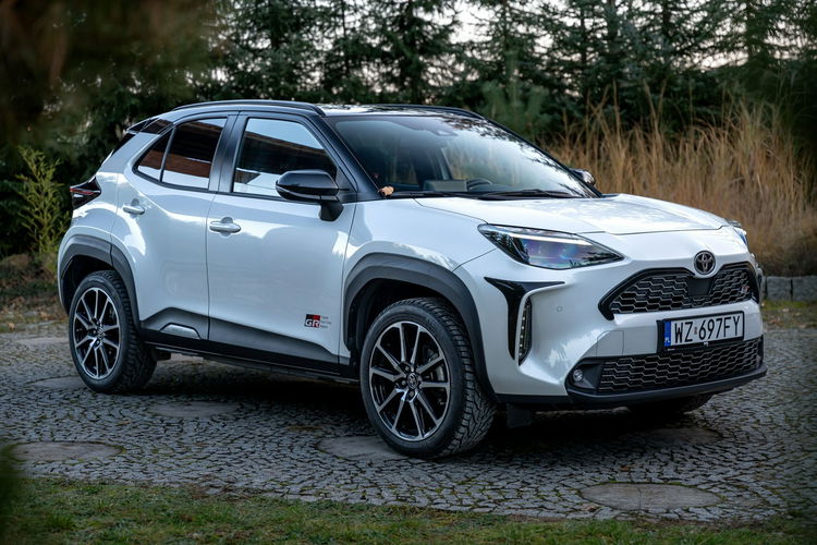 Toyota Yaris Cross GR SPORT / FV 23% / GWARANCJA / SALON PL / BEZWYPADKOWY / OPONY 2 KPLT zdjęcie 27