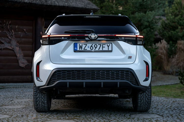 Toyota Yaris Cross GR SPORT / FV 23% / GWARANCJA / SALON PL / BEZWYPADKOWY / OPONY 2 KPLT zdjęcie 28