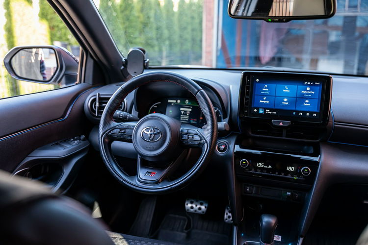 Toyota Yaris Cross GR SPORT / FV 23% / GWARANCJA / SALON PL / BEZWYPADKOWY / OPONY 2 KPLT zdjęcie 39