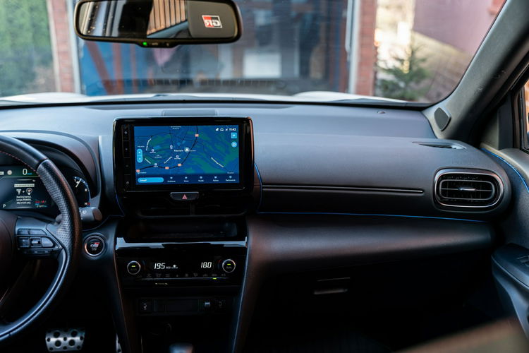 Toyota Yaris Cross GR SPORT / FV 23% / GWARANCJA / SALON PL / BEZWYPADKOWY / OPONY 2 KPLT zdjęcie 48