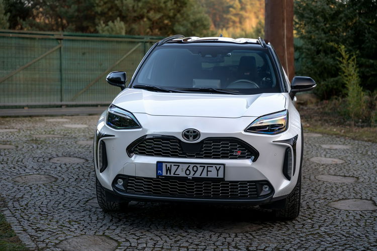 Toyota Yaris Cross GR SPORT / FV 23% / GWARANCJA / SALON PL / BEZWYPADKOWY / OPONY 2 KPLT zdjęcie 5