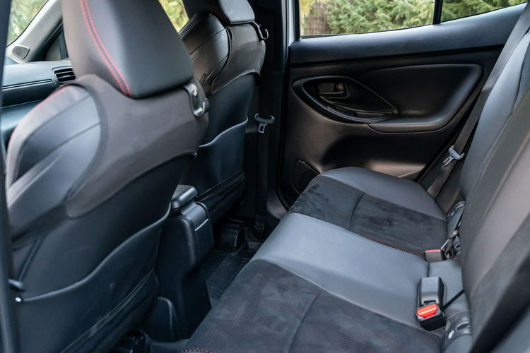 Toyota Yaris Cross GR SPORT / FV 23% / GWARANCJA / SALON PL / BEZWYPADKOWY / OPONY 2 KPLT zdjęcie 51