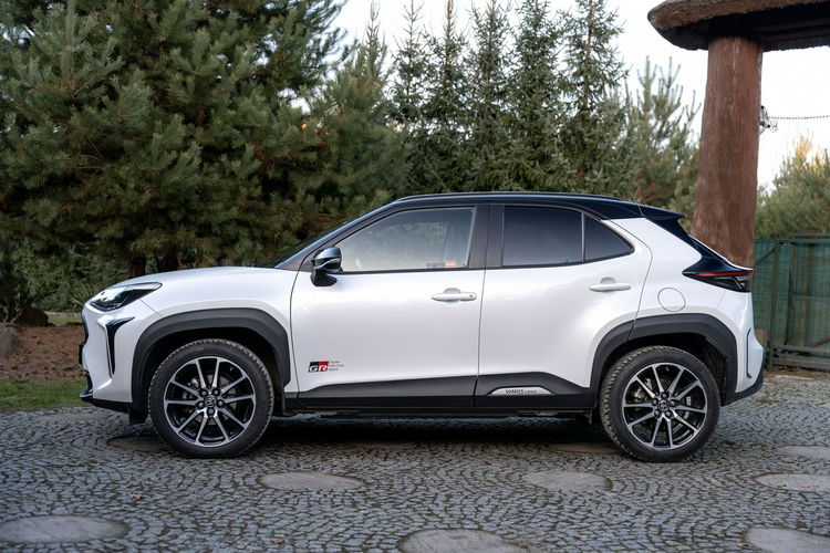 Toyota Yaris Cross GR SPORT / FV 23% / GWARANCJA / SALON PL / BEZWYPADKOWY / OPONY 2 KPLT zdjęcie 7
