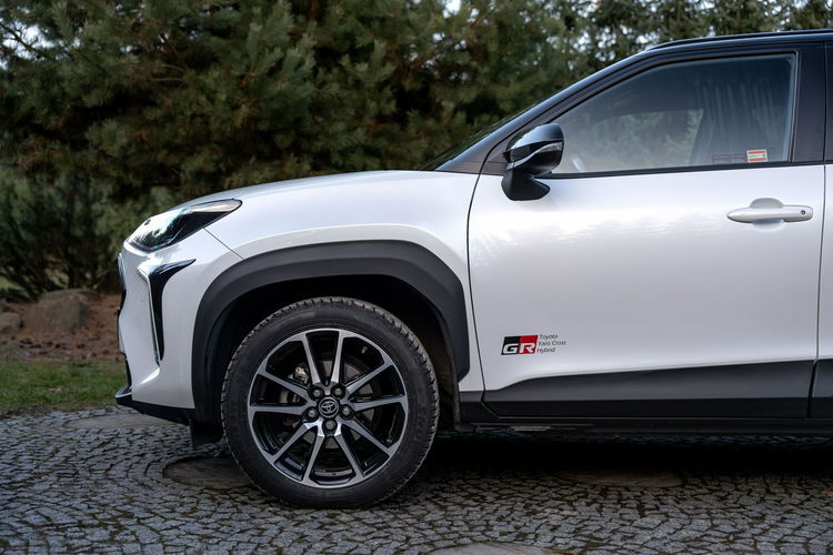 Toyota Yaris Cross GR SPORT / FV 23% / GWARANCJA / SALON PL / BEZWYPADKOWY / OPONY 2 KPLT zdjęcie 8