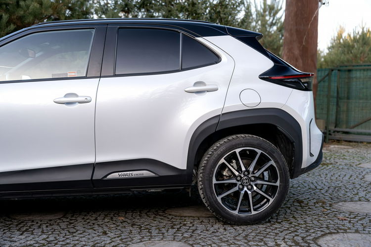 Toyota Yaris Cross GR SPORT / FV 23% / GWARANCJA / SALON PL / BEZWYPADKOWY / OPONY 2 KPLT zdjęcie 9