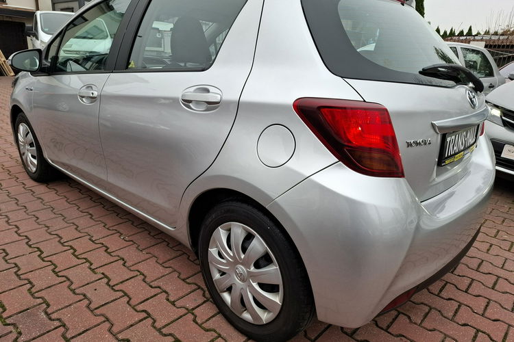 Toyota Yaris 1.5 Benzyna / Hybryda. Bezwypadkowa. Serwisowana. Oryginalny Przebieg. zdjęcie 6