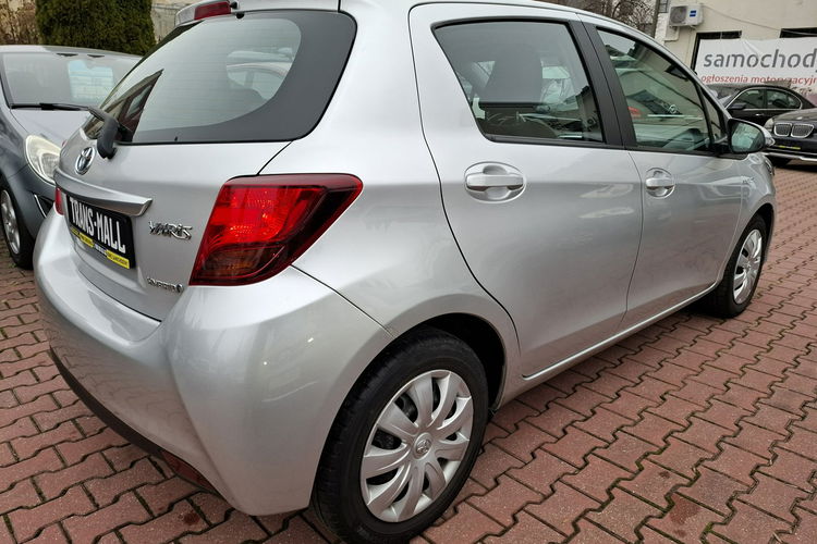 Toyota Yaris 1.5 Benzyna / Hybryda. Bezwypadkowa. Serwisowana. Oryginalny Przebieg. zdjęcie 8