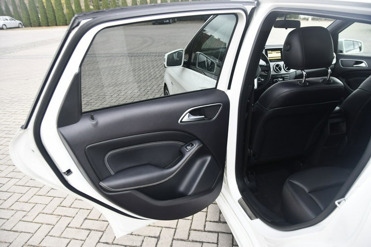 Mercedes B 180 1.6benz Navi, Ledy, Xenony, Parktr.Skóry, Szyberdach. zdjęcie 18