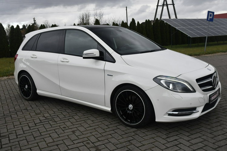 Mercedes B 180 1.6benz Navi, Ledy, Xenony, Parktr.Skóry, Szyberdach. zdjęcie 4