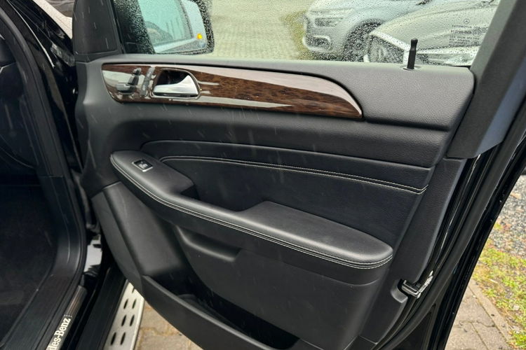 Mercedes ML 350 Roczna Gwarancja Bi-Xenon Panorama 4x4 Skóra Ele.Klapa Skóra Ekrany zdjęcie 13