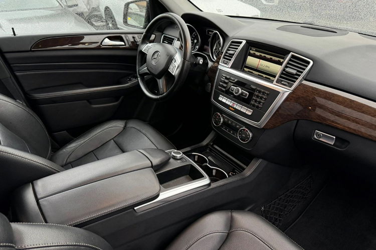 Mercedes ML 350 Roczna Gwarancja Bi-Xenon Panorama 4x4 Skóra Ele.Klapa Skóra Ekrany zdjęcie 17