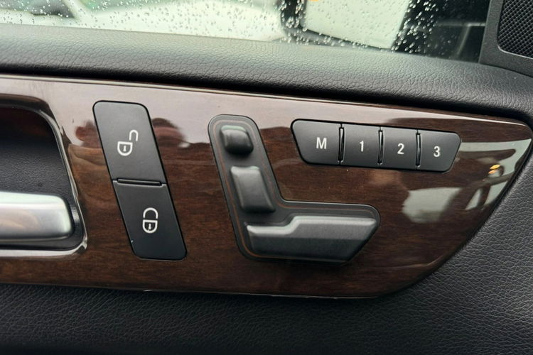 Mercedes ML 350 Roczna Gwarancja Bi-Xenon Panorama 4x4 Skóra Ele.Klapa Skóra Ekrany zdjęcie 26