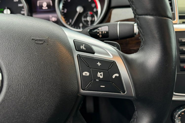 Mercedes ML 350 Roczna Gwarancja Bi-Xenon Panorama 4x4 Skóra Ele.Klapa Skóra Ekrany zdjęcie 32