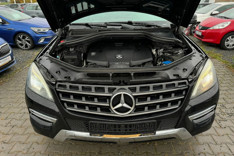 Mercedes ML 350 Roczna Gwarancja Bi-Xenon Panorama 4x4 Skóra Ele.Klapa Skóra Ekrany zdjęcie 4