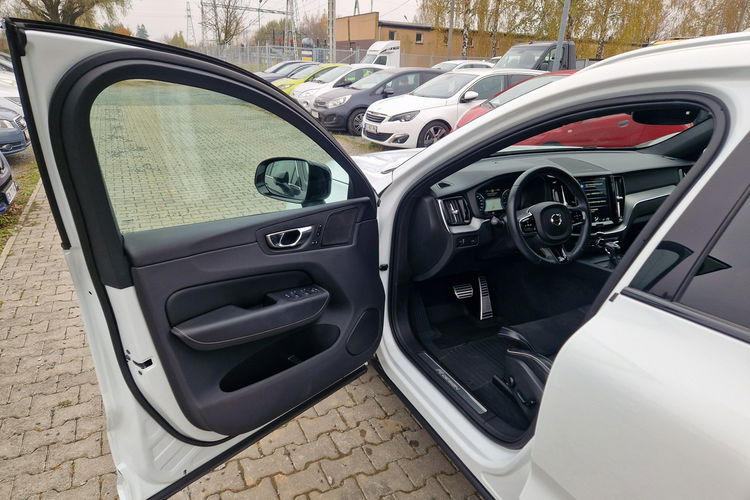 Volvo XC 60 Design H/K Panorama Czyt.Znaków Podgrz.Kierownica Ele.Klapa AWD zdjęcie 17