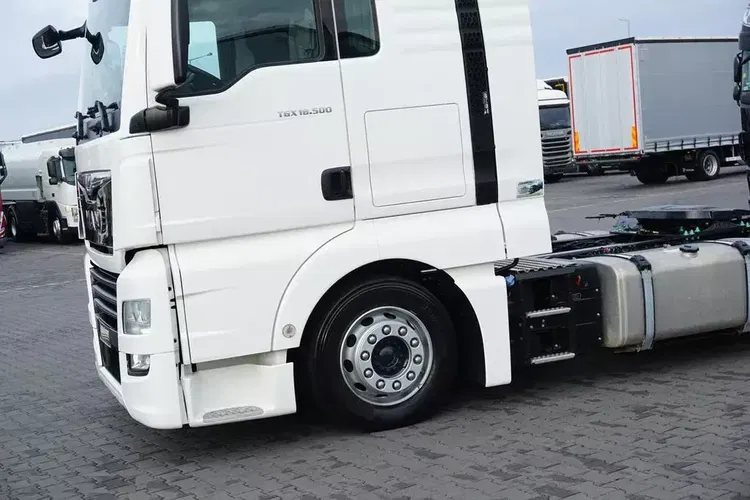 MAN TGX / 18.500 / ACC / E 6 / MEGA / LOW DECK / RETARDER / XXL zdjęcie 18