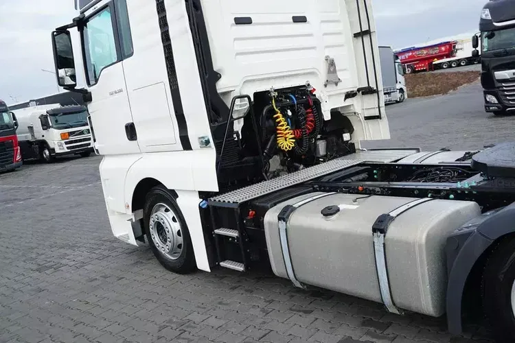 MAN TGX / 18.500 / ACC / E 6 / MEGA / LOW DECK / RETARDER / XXL zdjęcie 35