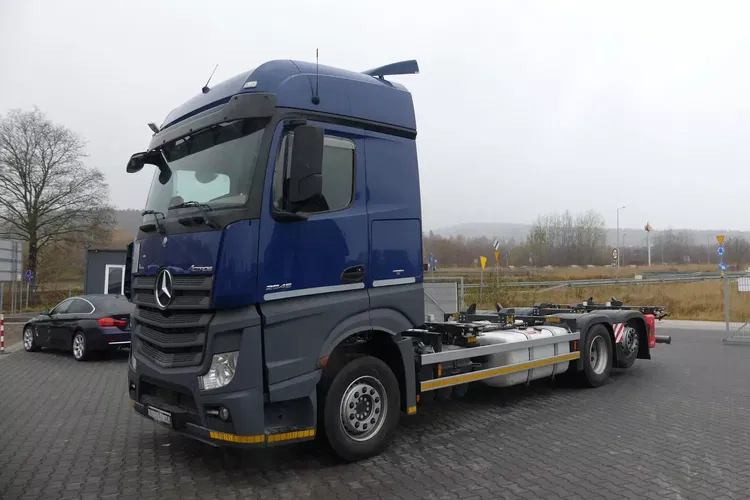 Mercedes ACTROS MP4 2545 6x2 / BDF / BIG SPACE / AUTOMAT / zdjęcie 2