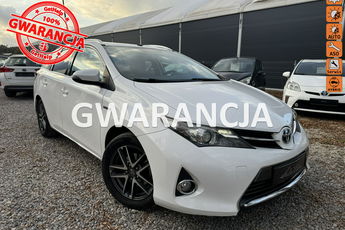 Toyota Auris 1.8 HSD 136KM Kamera Bardzo ładny