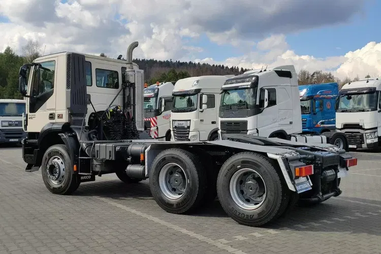 Iveco Trakerr 26.410 6x4 Manual Mały Przebieg tylko-46000km zdjęcie 15