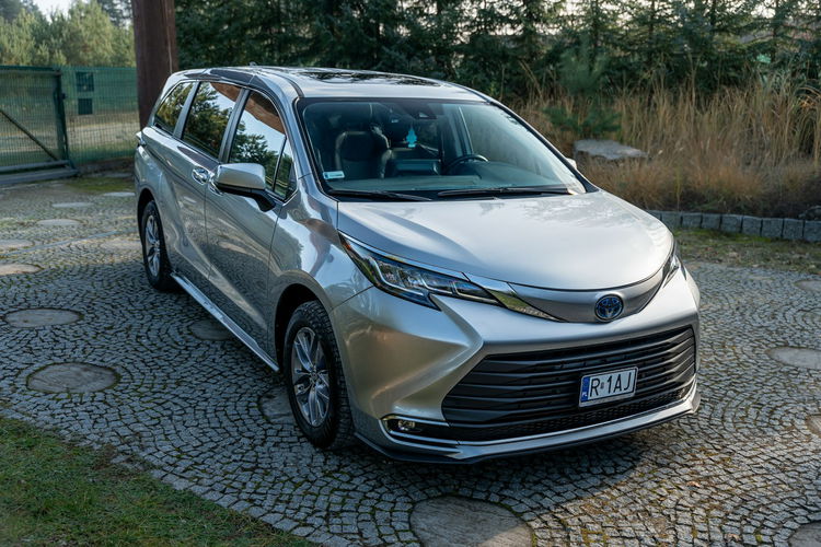 Toyota Sienna Oryginalny przebieg / Bogato wyposażona / 2.5 Hybryda zdjęcie 15