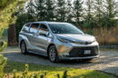 Toyota Sienna Oryginalny przebieg / Bogato wyposażona / 2.5 Hybryda zdjęcie 19