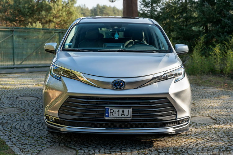 Toyota Sienna Oryginalny przebieg / Bogato wyposażona / 2.5 Hybryda zdjęcie 5