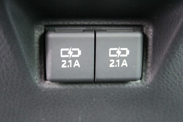 Toyota Camry 2.5 Hybrid e-CTV Comfort F-vat Kamera Gwarancja zdjęcie 12